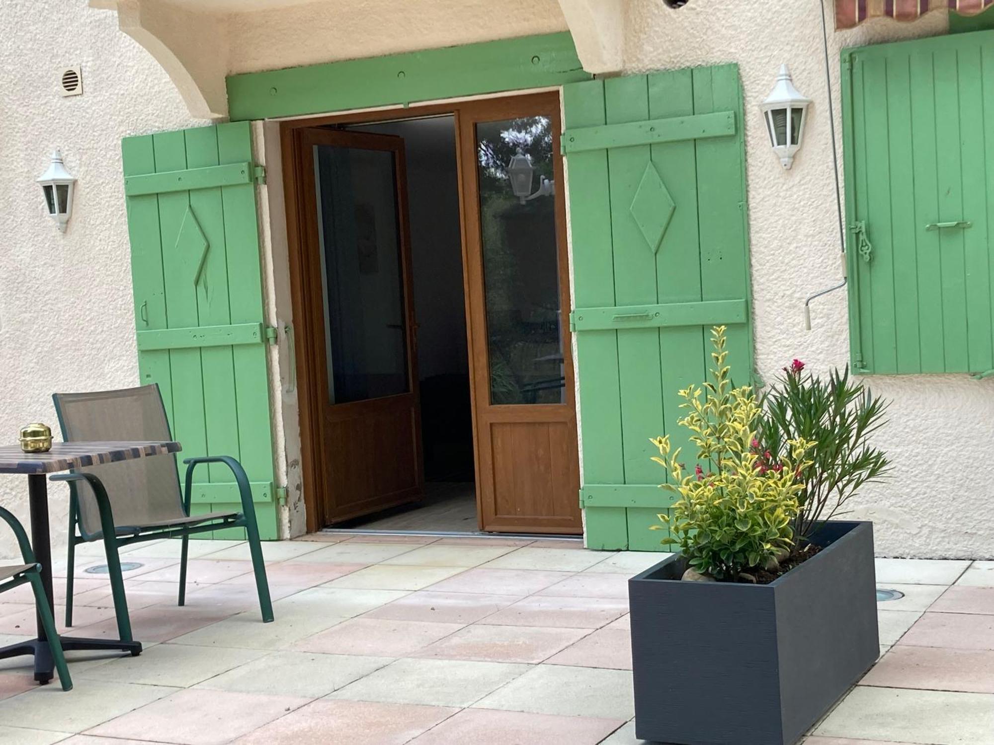 شقة Pavillon De L'Etang Châteauneuf-du-Rhône المظهر الخارجي الصورة